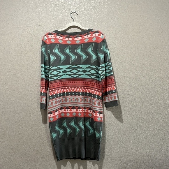 LIV Sweater Dress Size XL Gray Pink Geometric Abstract Print Straight Cut - Picture 6 of 8